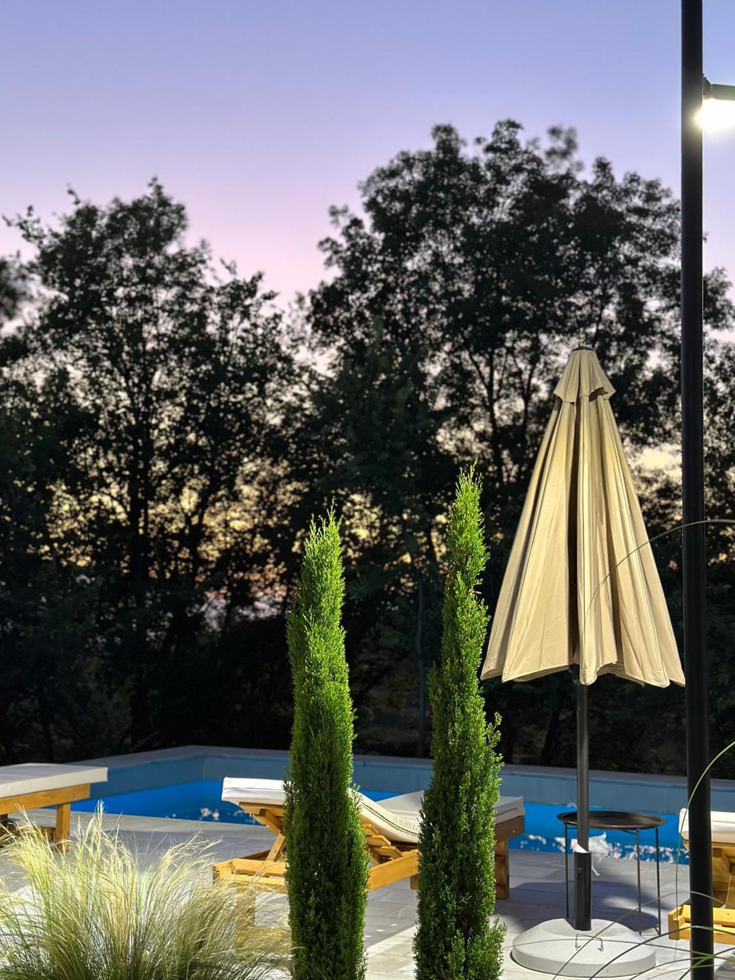 Hotel Restaurant Natyra E Qete Lezhë Exteriör bild
